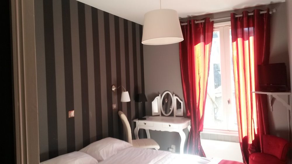 Logis Hotel Du Theatre Hotel